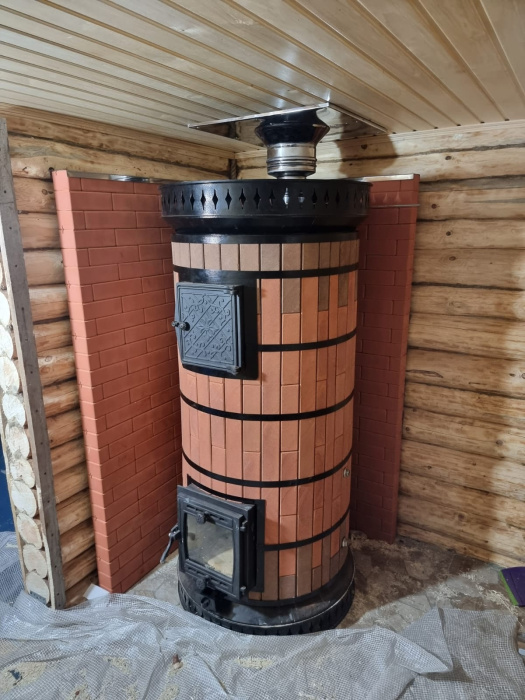Печь банная «РУССКАЯ БАНЯ» С ЗАКРЫТОЙ КАМЕНКОЙ в кирпичной облицовке